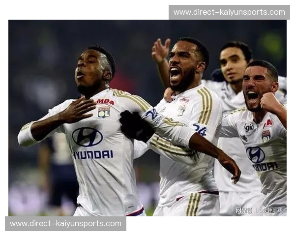 绿茵场上的宿命对决：甘冈与梅斯，一场关于荣耀与坚守的诗篇